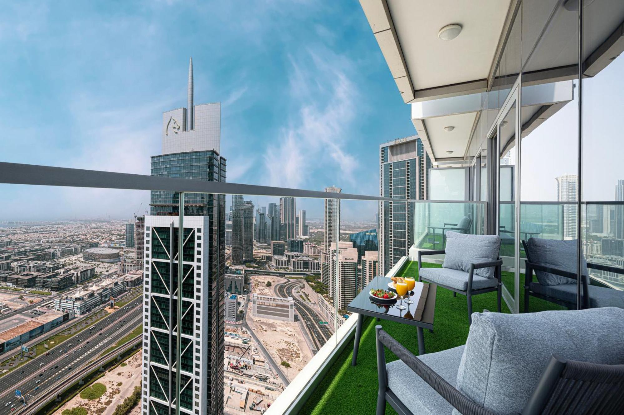 Apartamento Highest Infinity Pool In Downtown Dubái Exterior foto
